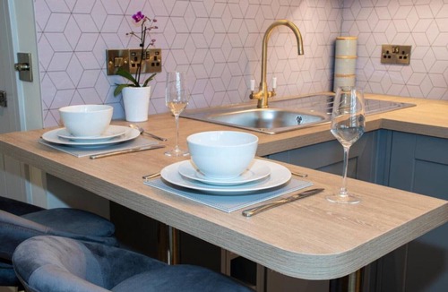 Dunblane Apartment | Station View, Dunblane Sleeps 2