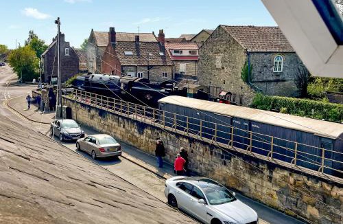 Pickering House | Station View