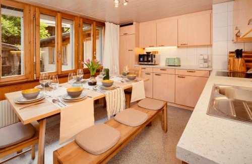 Lauterbrunnen Apartment | Staubbach View - Traditional Chalet Apartment