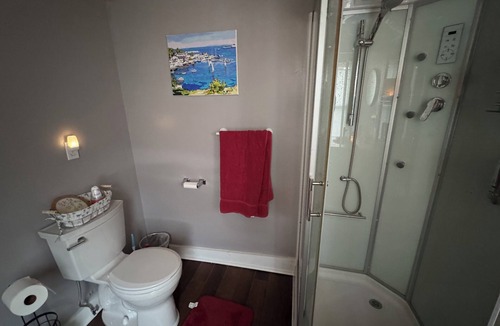 Oxbow Hotel | Stay @ 1800's Riverside Hotel! Close to 1000 Islands area, Canada, and ADK Park!