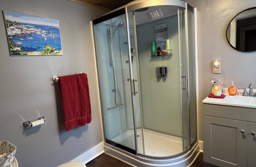 Oxbow Hotel | Stay @ 1800's Riverside Hotel! Close to 1000 Islands area, Canada, and ADK Park!