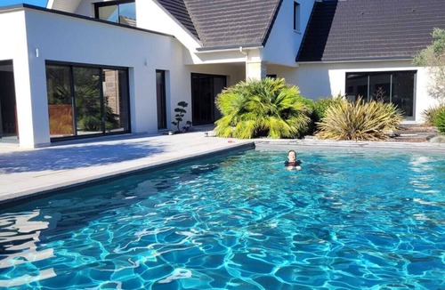 Brive-la-Gaillarde Apartment | Stay 2 people swimming pool