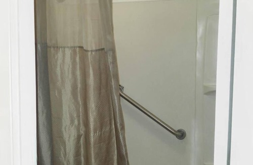 Fredericksburg Hotel | Stay 4 Less