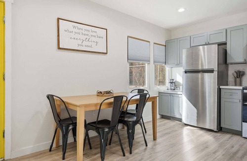 Del Mar Apartment | Stay A While Suite | 1BR Near McGee Beach & Downtown