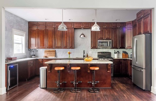 Edgewood House | Stay A'Wylie