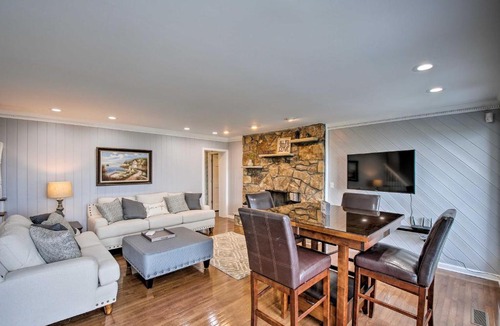 Missionary Ridge House | Stay Above it All! Modern Home on Missionary Ridge