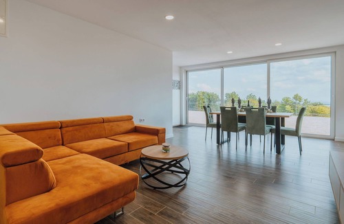 Kutina House | Stay among vineyards with private sauna and nature views