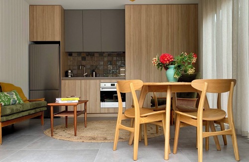 Sandringham Apartment | Stay amongst the birds.