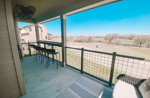 New Braunfels Condo | Stay and Play at The Bandit Golf Course-unit 204