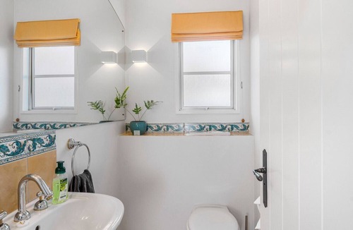 Arkles Bay Bed & Breakfast | Stay and Relax at Beachfront Beauty