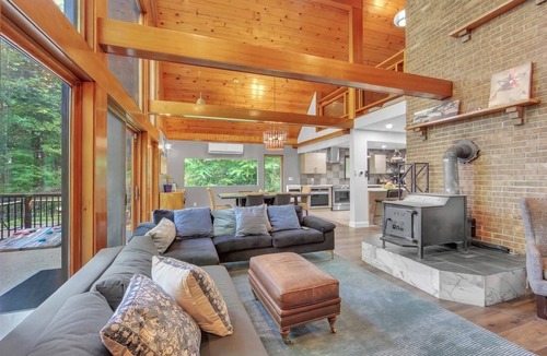 Sparta Township Cabin | Stay at Chalet 11, 22