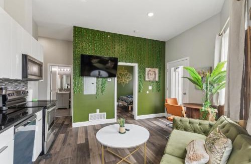 Fairmount Apartment | Stay at Luna on 16th & Ridge Ave