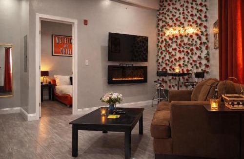 Fairmount Apartment | Stay at Luna on 16th & Ridge Ave