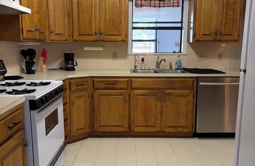 Childress House | Stay at our spacious 4-bedroom 2 bathroom house in Childress with AC.