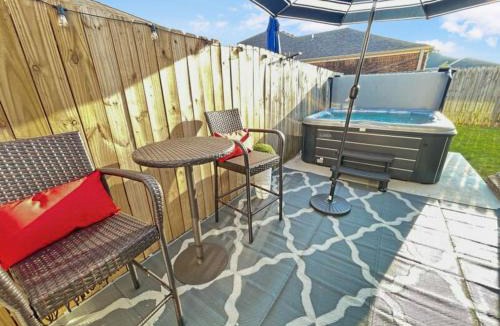Springdale Apartment | Stay at Steuben Hot Tub Remodeled Home