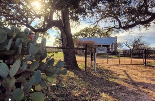 Llano House | Stay at the 1905 TX Farmhouse Cowboy Pool+Fire Pit