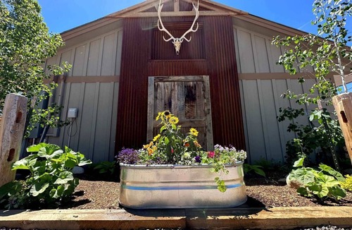 Oak Creek Hotel | Stay at The Lodges of Oak Creek – Peaceful Retreat Minutes from Stagecoach & Steamboat