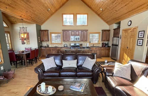 Hayesville House | Stay at The Overlook - A Blueridge Mountain Getaway!