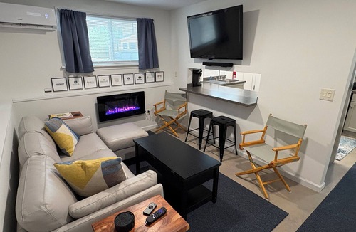 Waterloo Cottage | Stay at this charming one bedroom cottage and enjoy exploring the Finger Lakes.