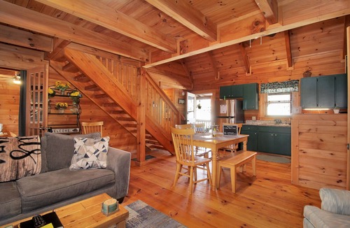 Pine Mountain Valley Cabin | Stay at Woodscape for Memorial Day - Fiber Wifi! - Close to Callaway Gardens