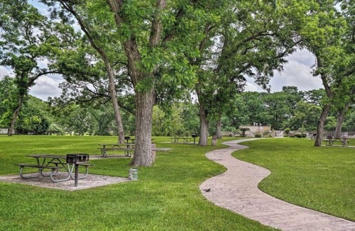 New Braunfels Condo | STAY AWHILE!