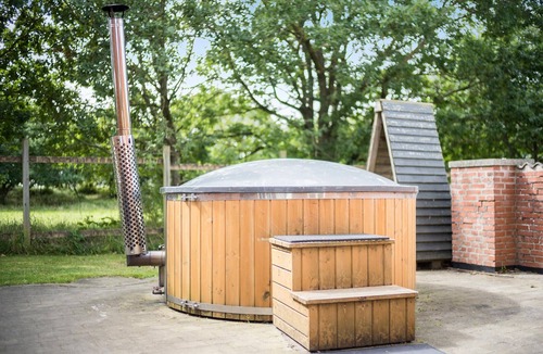 Farso House | Stay by the Limfjord in this large and very well-equipped holiday home.