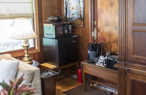 Town of Ledyard House | Stay-cation In Charmified Village Guest House!