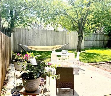 Rosedale House | Stay Central Ride the Trail Experience Austin