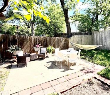 Rosedale House | Stay Central Ride the Trail Experience Austin