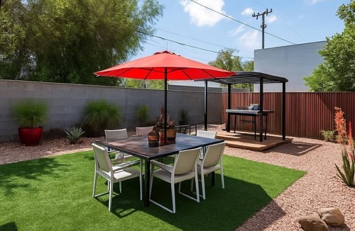 Pierson Place Historic District House | Stay close to concerts, sports and culture in our artistic historic monarch home