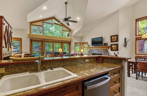 Historic District House | Stay Close to Downtown Breck, Great Amenities, Private Garage!