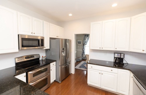 Buechel House | Stay Close to Shops, Restaurants, Fun & Easy Highway Access.