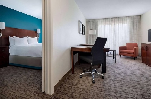Dallas Hotel | Stay Close to the Job – Construction Stays Near Major Work Sites! Pool, Parking!