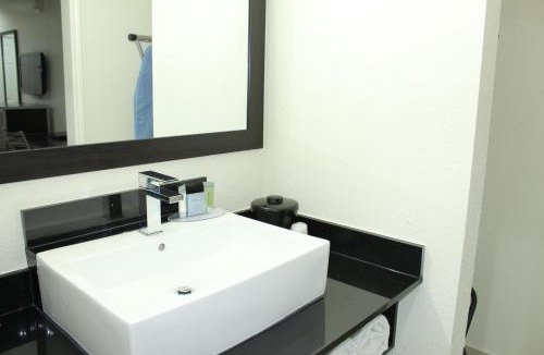 Buckner Terrace - Everglade Park Hotel | Stay Express Inn Dallas - Fair Park/Downtown