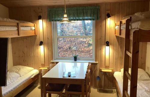 Ansager House | Stay for 4, steps from Mariehaven