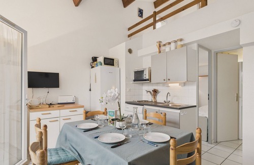 Saint-Vincent-sur-Jard House | Stay for 5 with shared pool, terrace