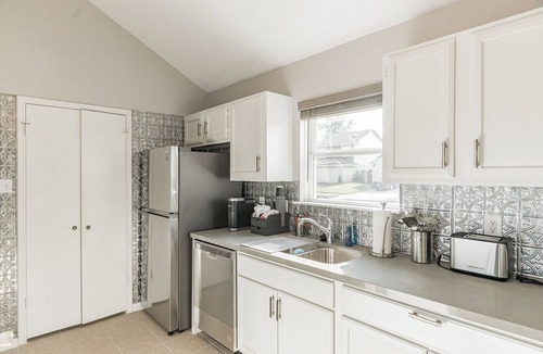 Greater Fondren Southwest House | Stay Happy Stay Long