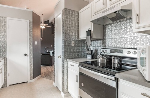 Greater Fondren Southwest House | Stay Happy Stay Long