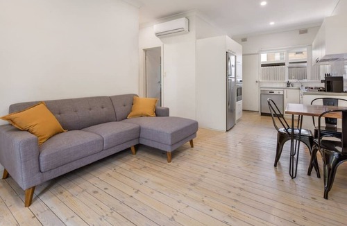 Glenelg South Condo | Stay Here On Pier- 2 Bdrm, Sleeps 4, Beach, Wifi