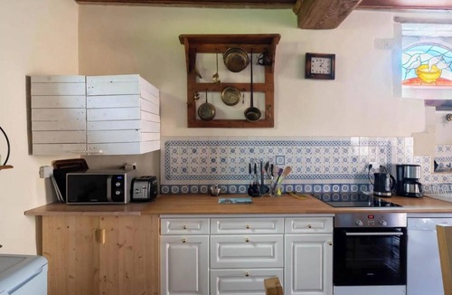 Saint-Martin-des-Entrees House | Stay in a Damigny Manor in Normandy