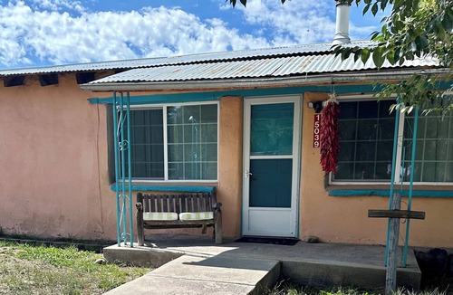 Penasco House | Stay in a vintage adobe mountain home with modern touches. Great retreat!