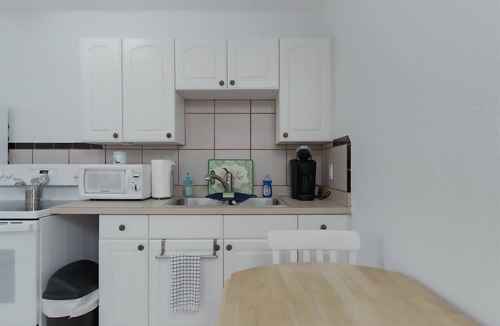 Downtown Dunedin Cottage | Stay in Downtown Dunedin Walk Everywhere