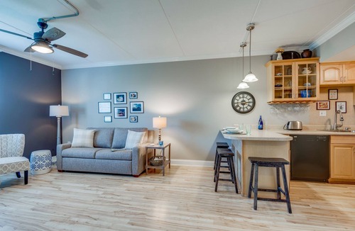 Music Row Condo | Stay in Elvis' Personal Suite. Guitar-Shaped Pool, Nashville, TN