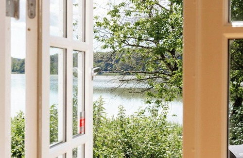 Maribo House | Stay in Fisher's House in forest by lake