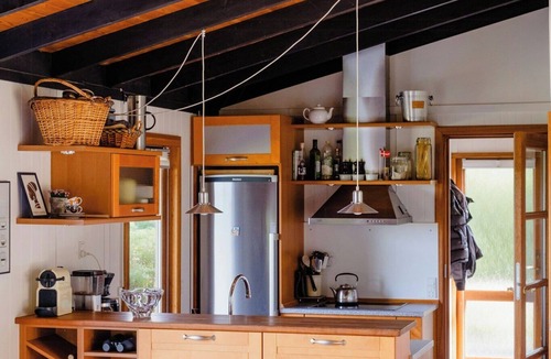 Hoeve Strand House | Stay in hilly landscape with sea view