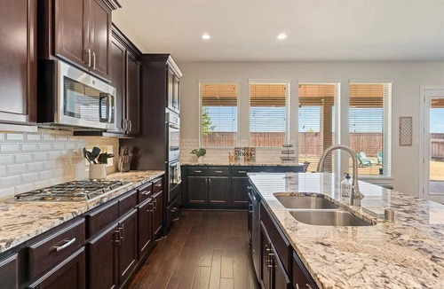 Klein House | Stay In Luxury In Large Family Home