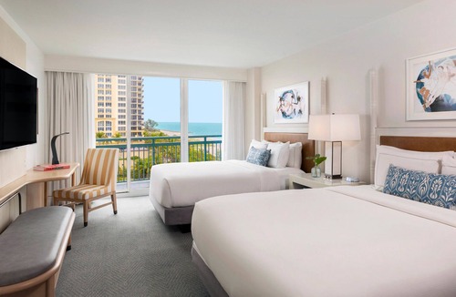 Singer Island Hotel | Stay in Oceanview 2 Queen Beds w/Balcony