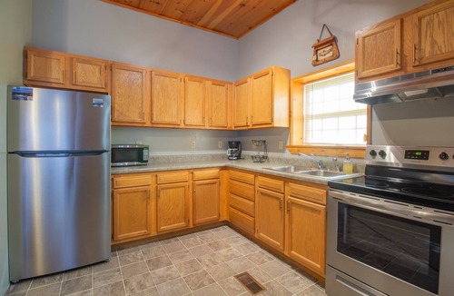 Ohiopyle Apartment | Stay In Ohiopyle, Hot tub & Pool Table - Closest to the GAP trail