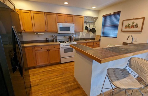 Squire Park House | Stay in style - Central district