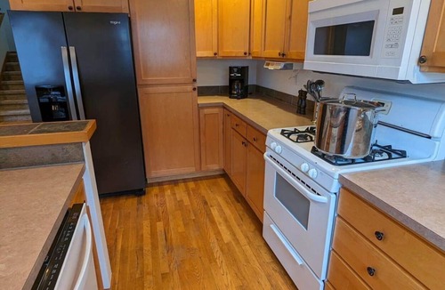 Squire Park House | Stay in style - Central district